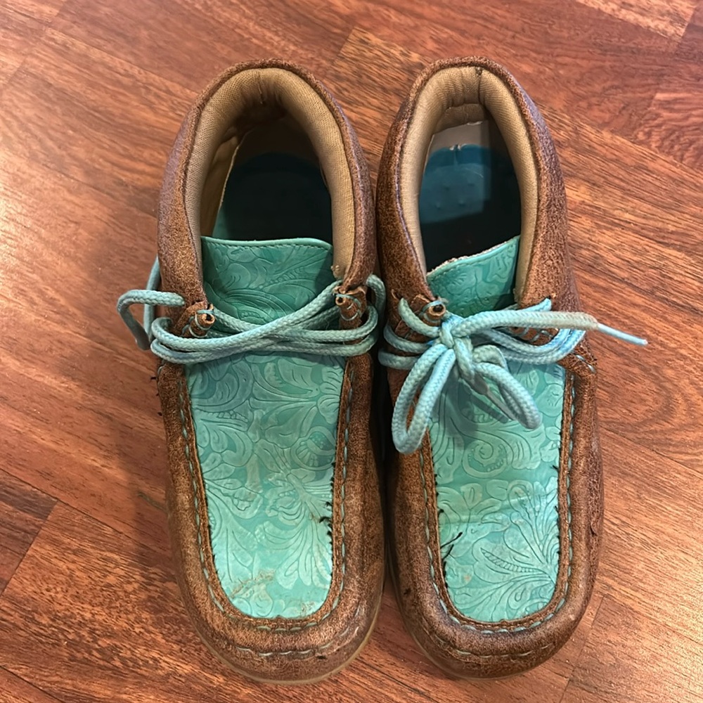 Brown shoes with turquoise top